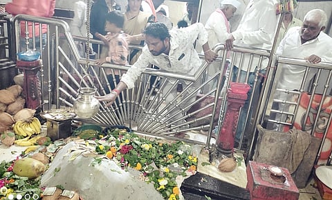 अहमदनगर : बळीराजावरील दुष्काळाचे संकट दूर कर