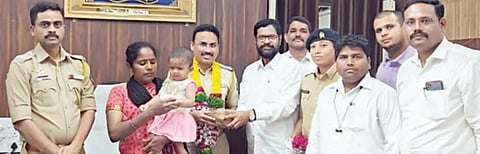 धक्कादायक ! आश्रमशाळेच्या नावाखाली मुलीला केले तृतीयपंथीच्या हवाली