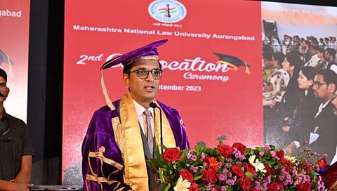 आयुष्य छोटे आहे, बिनधास्त जगा; सरन्यायाधीश चंद्रचूड यांचा विद्यार्थ्यांना सल्ला