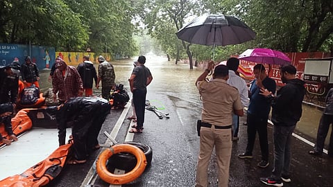 मुख्यमंत्र्यांकडून नागपूरमधील अतिवृष्टीचा आढावा, नागरिकांना सुरक्षिततेची हमी
