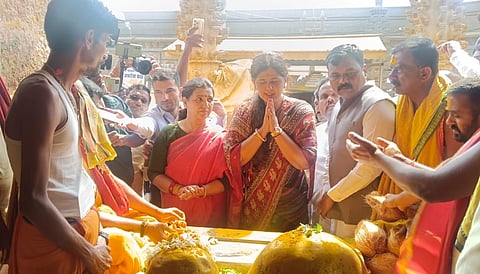 Shiv Shakti Parikrama Yatra : भाजप नेत्या पंकजा मुंडे यांनी श्री खंडोबा देवाचे घेतले दर्शन