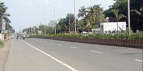 नाशिक-पुणे महामार्गावरील पथदिवे बंद; अंधाराचे साम्राज्य कायम!