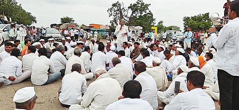 कर्जत : तुकाई उपसा योजनेसाठी ‘रास्ता रोको’