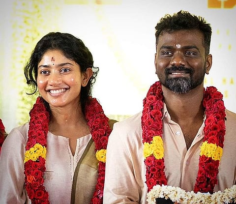 Saipallavi Wedding : काय सांगता ! साई पल्लवीने गुपचूप केलं लग्न ? वरमालेतील हा फोटो होतो आहे व्हायरल