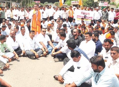 मराठा आरक्षणासाठी नगरमध्ये ‘रास्ता रोको’