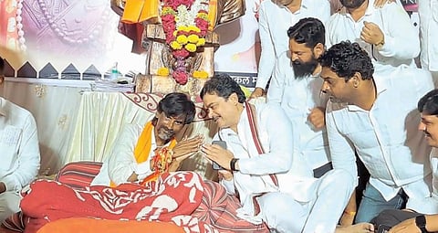 आमदार शिंदे जरांगे पाटलांच्या भेटीला