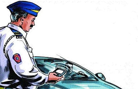 पिंपरी : आम्ही सुधारणार नाही..! बेशिस्त वाहनचालकांमुळे वाहतूक कोंडीत भर