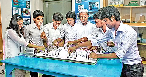 राज्यात यंदा व्यावसायिक अभ्यासक्रमांची चलती!