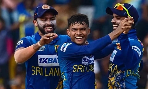 dunith wellalage : दुनिथ वेल्लालगेचा ‘पंच’, भारताची टॉप ऑर्डर उद्ध्वस्त