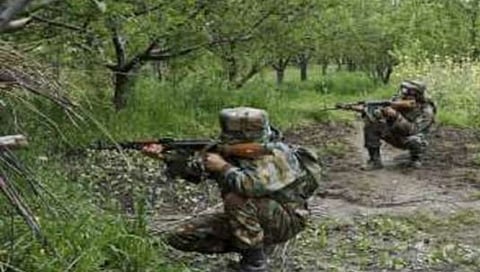 Jammu kashmir News: कुलगाममध्ये सुरक्षा दल – दहशतवाद्यांत चकमक सुरु