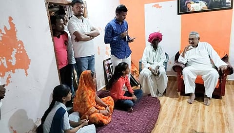 जालना: छत्रपती शाहू महाराजांनी घेतली मनोज जरांगे- पाटील कुटुंबियांची भेट