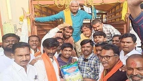 जालना: मनोज जरांगेंच्या सभेसाठी पीक उपटून जागा दिली; दिलदार बळीराजाचा मदतीला धावला मराठा