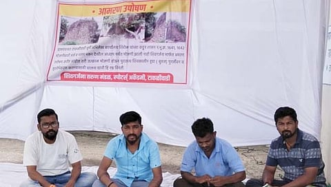 कोल्हापूर: टाकळीवाडी येथील शिवकालीन बुरुजासाठी शिवगर्जना संघटनेचे उपोषण