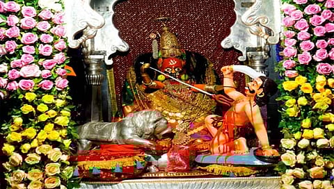 धाराशिव: तुळजाभवानीची दुर्गाष्टमीला महिषासुर मर्दिनी रुपात महापूजा