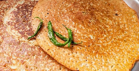 Navratri Fasting : नवरात्रीच्या उपवासासाठी टेस्टी भगरीच धिरड जरूर ट्राय करा