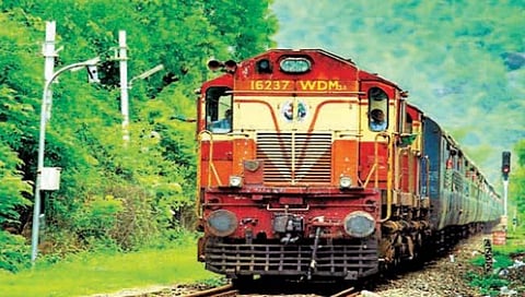 महत्वाची बातमी : पुण्यातून उत्तरेकडे जाणार्या या रेल्वेगाड्या रद्द