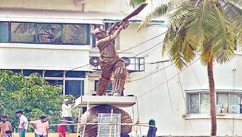 तेंडुलकरच्या पुतळ्याचे आज वानखेडेवर अनावरण