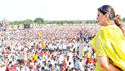 आता घरी बसणार नाही, तुम्हाला मैदानात दिसेल : पंकजा मुंडे