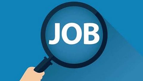 कंत्राटी नोकरभरती विरोधात मंत्रालयासमोर निदर्शने