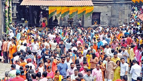 Navratri 2023 : पहिल्या दिवशी 60 हजार भाविक अंबाबाई चरणी