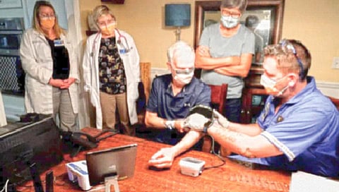 अमेरिकेत रुग्णांवर होतोय हॉस्पिटलप्रमाणेच घरच्या घरी इलाज