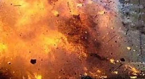 मध्य प्रदेशमध्ये अवैध फटाक्यांच्या कारखान्यात भीषण स्फोट, तीन ठार, १० जखमी