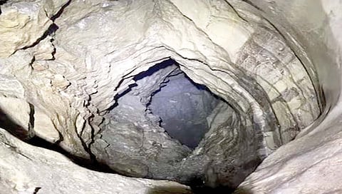 इंग्लंडमधील रहस्यमय गुहा