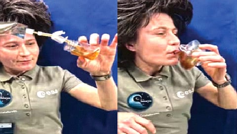 अंतराळवीर कॉफी कशी पितात?