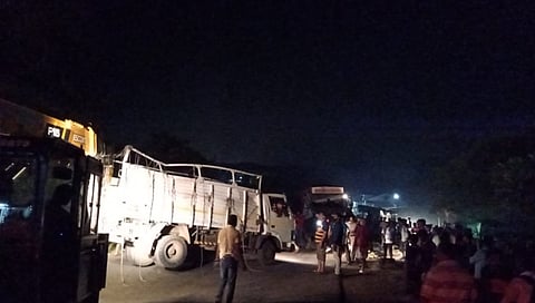 रत्नागिरी : मुंबई-गोवा महामार्गावर अपघात; कंटेनर आणि आयशर टेम्पोच्या धडकेत एकाचा मृत्यू