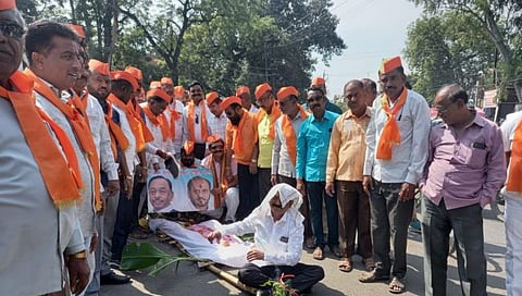 Maratha Reservation : धुळ्यात नारायण राणे, रामदास कदम यांची प्रतिकात्मक अंत्ययात्रा