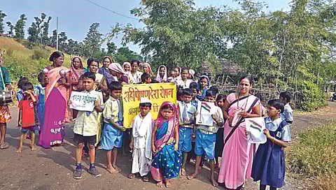 Navratri 2023 : अंगणवाडी पर्यवेक्षिकेकडून नवरात्रोत्सवात प्रबोधनाचा जागर