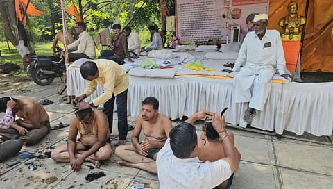 Maratha Reservation : मराठा आंदोलकांनी सरकारचा घातला दशक्रिया विधी