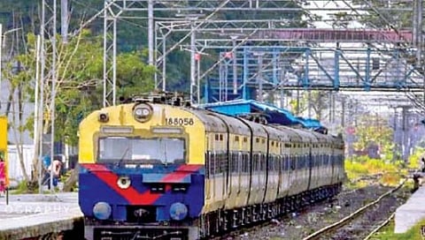 बडनेरा – नाशिक, अमरावती- पुणे ३६ उत्सव विशेष ट्रेन चालवणार