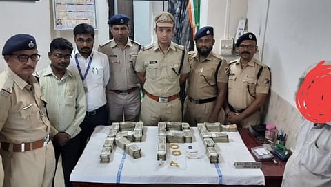 Nashik News : रेल्वेत प्रवाशाकडे मिळाले ६१ लाख, ८ तोळे सोने