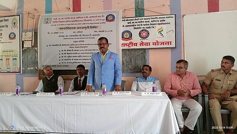 धुळे : कायद्यापुढे सर्व व्यक्ती समान – न्यायाधीश कैलास टी. अढायके