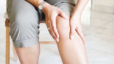 World Osteoporosis Day : म्हातारपणीच नव्हे, कमी वयातही होताहेत हाडे ठिसूळ