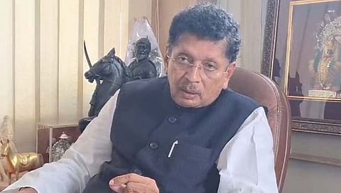 उद्धव ठाकरे यांच्या दसरा मेळाव्यापेक्षा चौपट गर्दी आमच्या मेळाव्याला होईल : दीपक केसरकर