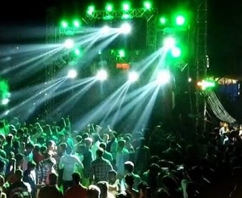 Pune News : डीजेची लेझर लाइट डोळ्यांच्या मुळावर! पुण्यात तरुणाच्या डोळ्याची दृष्टी अधू