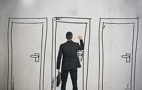 pimpri News : फायनान्स कंपन्यांचा कर्जदारांच्या नातेवाइकांसह शेजार्यांना त्रास ?