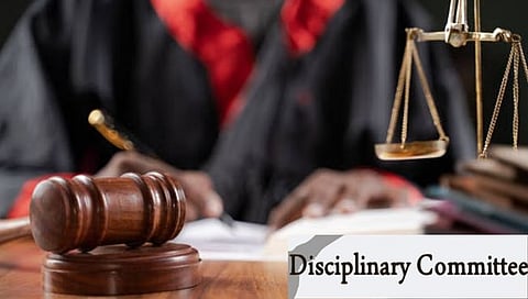 फीच्या बदल्यात घेतली महिलेची मालमत्ता; कोल्हापुरातील वकिलाला १४ लाखांचा दंड, सनद झाली रद्द