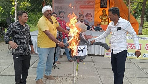 नाशिक : सकल मराठा समाजाच्या वतीने मराठा आरक्षण विरोधी रावणाचे दहन