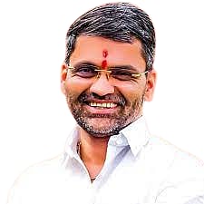 नीलेश लंके : शिफारसपत्राविना नोकरी गमावलेल्या युवकाची संसदेपर्यंत भरारी