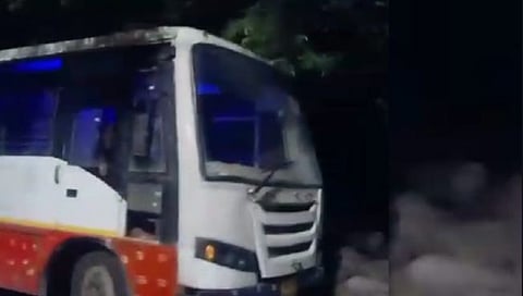 सोलापूर : मोहोळ तालुक्यात मराठा आंदोलक आक्रमक; एसटीच्या काचा फोडून टायरची हवा सोडली