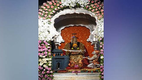 Tuljabhavani Devi : तुळजाभवानी देवीची भवानी तलवार अलंकार महापूजा