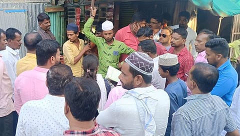 परभणी : मानवत पालिकेने ४ दुकानांना ठोकले सील, साडेतीन लाखांची थकबाकी वसूल