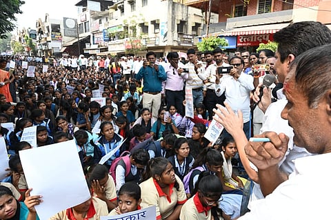 Nagar : खाजगीकरण आणि कंत्राटीकरणाच्या विरोधात विद्यार्थ्यांचा जन आक्रोश मोर्चा