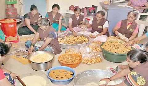 Pune News : पुण्यातील महिला व्यावसायिकांची दिवाळी गोड