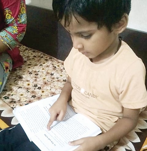 वयाच्या चौथ्या वर्षीच ‘तो’ वाचतो फाडफाड इंग्रजी