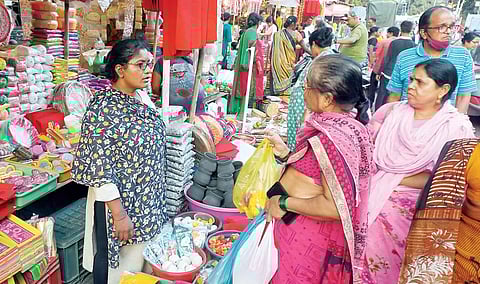 Navratri 2023 : पुण्यातल्या बाजारपेठा गजबजल्या