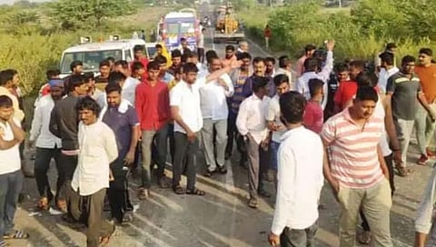 Beed Accident : बीड-अहमदनगर मार्गावर दोन भीषण अपघात; १० जण ठार